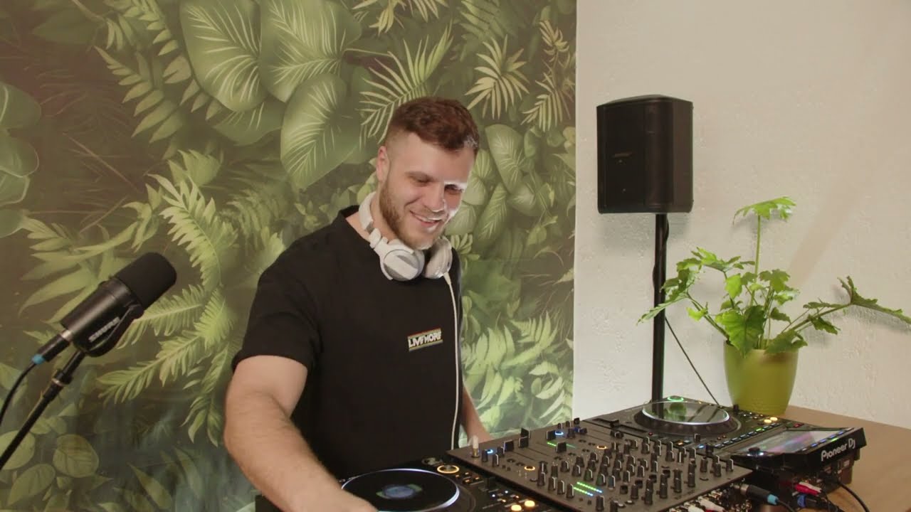 Obejrzyj Hard Trance & Tech Trance Live DJ Set | 2025 Year in Review | Overdrive 002 | SB+ w YouTube Obejrzyj Hard Trance & Tech Trance Live DJ Set | 2025 Year in Review | Overdrive 002 | SB+ w YouTube