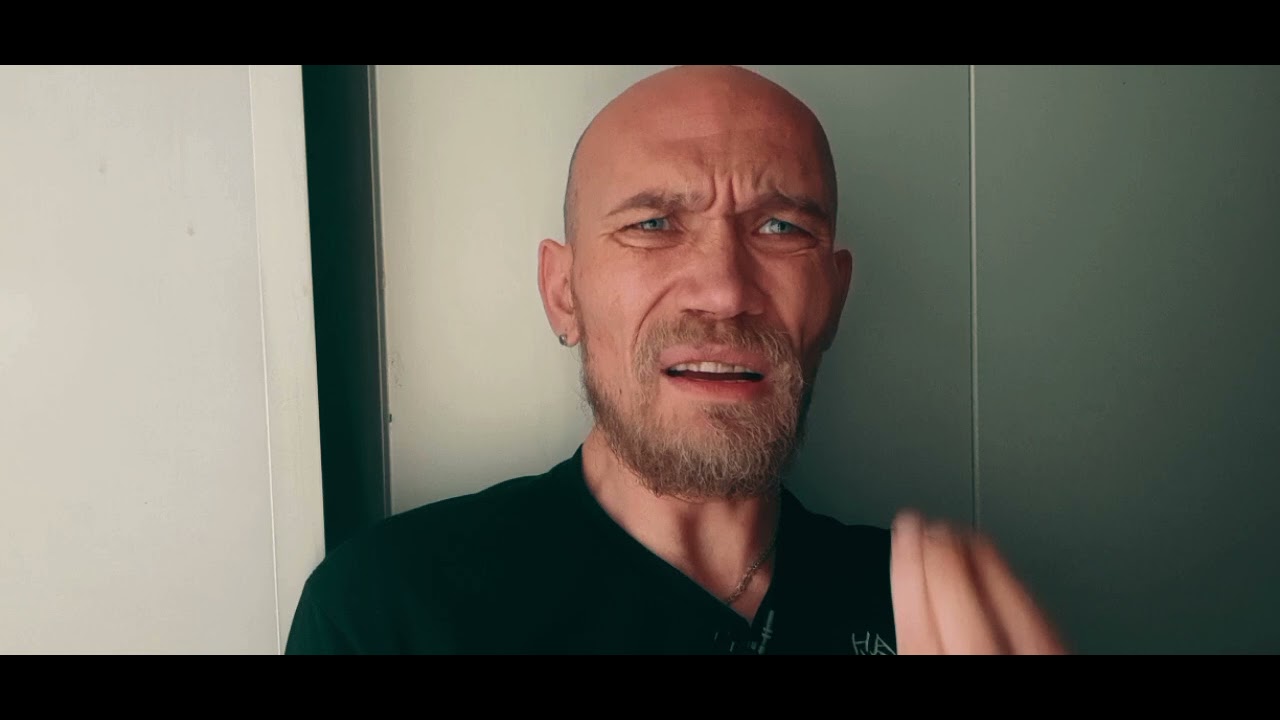 Бесскорбными стали знакомые люди... 