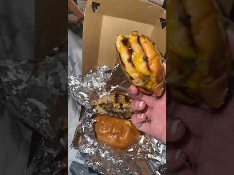 برجر هنش فوق الخيال والوصف والذاذه بلوقر ر وري   اكسبلور تجارب مطاعم الرياض