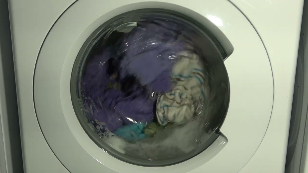 Indesit Innex BWA81485X / Cotton rinses and spins