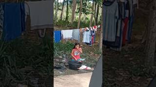 Babaeng Naliligo sa tabay