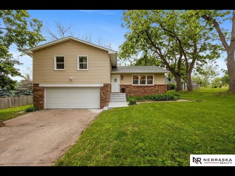8261 Stephanie Lane, Bellevue, NE home video tour