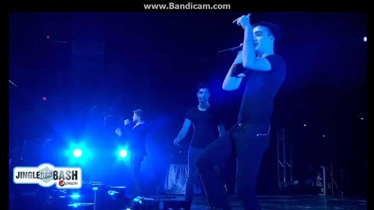 The Wanted - Glad You Came at the B96 Jingle Bash