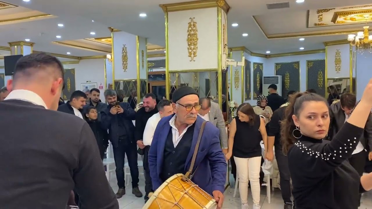 Şebinkarahisar Horon...Yapıyoruz bu sporu💪   Kuzenlerimle güzel bir anı 😊