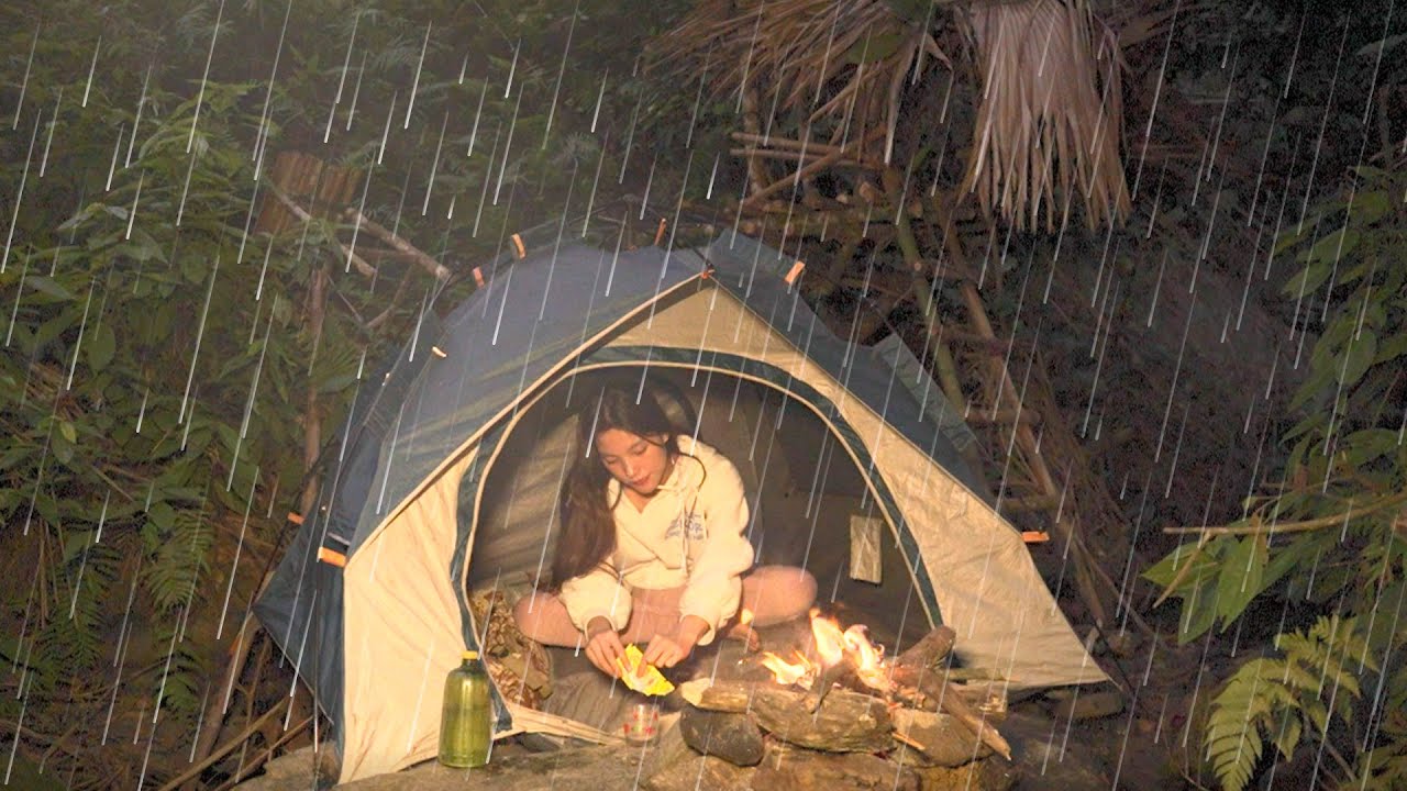 SOLO OVERNIGHT CAMPING IN THE RAIN FOREST - RELAXING IN THE TENT WITH ...