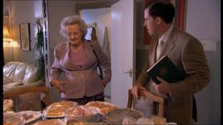 Where’s the salad dor?