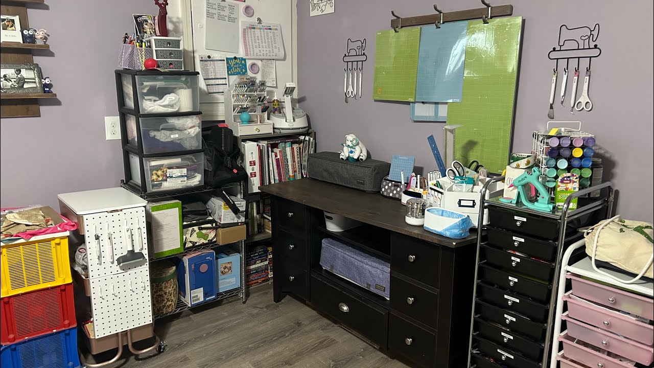 Craft room tour - YouTube