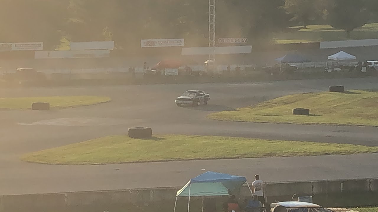 Salem Raceway Crown Vic figure 8 25 laps. Salem speedway - YouTube
