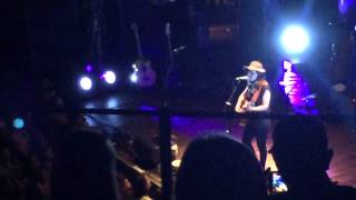 Brandi Carlile sings I Belong To You