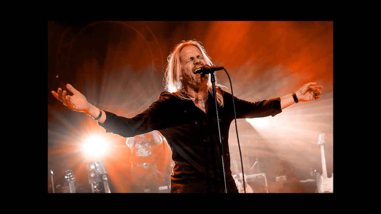 Mira Dan Lucas - Hide in the night en YouTube Mira Dan Lucas - Hide in the night en YouTube