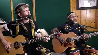 Qadasi &amp; Maqhinga - Emadlozini (Acoustic Session)