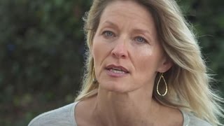 امرأة تتهم ترامب: لمس عضوي التناسلي (فيديو) screenshot 1