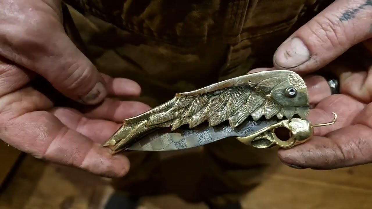 Le grand œuvre.  couteau d'art, en fonte de bronze ouvrage maçonnique.