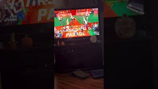 Love The Macys Day Parade On Thanksgiving
