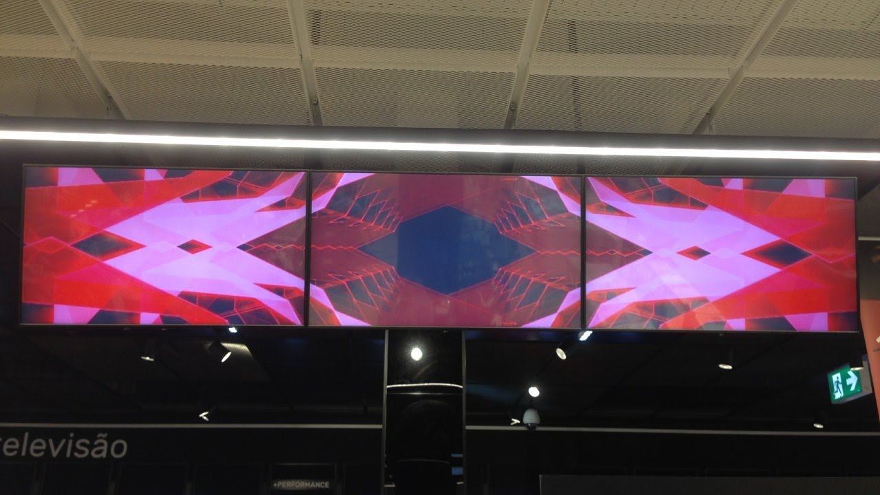 NoviSign - retail digital signage installation