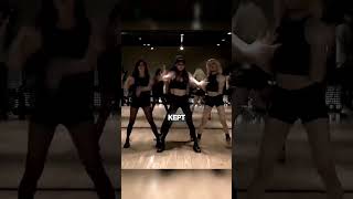 Reason Blackpink Has Only 4 Members lisamanoban rose jennie jisoo rose blink kpop