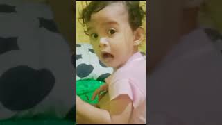 Sahila Pijat Mama Sambil Nyanyi