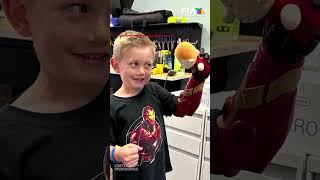 ¡Es el nuevo Iron Man! Pequeño recibe una prótesis biónica con agarre múltiple
