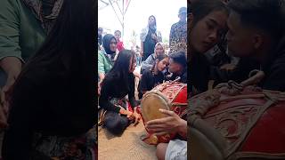 Cewek Cantik Kesurupansusah Disembuhkan