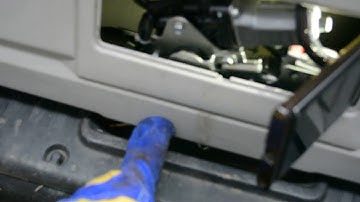 08-Present Dodge Grand Caravan/Chrysler Town & Country Manually open rear lift gate