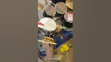 Drumming robot