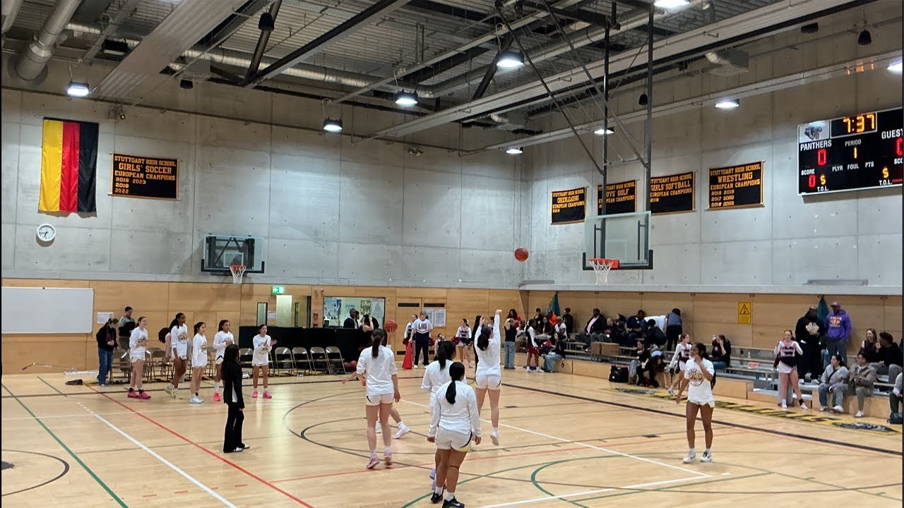 Stuttgart Varsity Girls 🏀🆚 Lakenheath Friday night