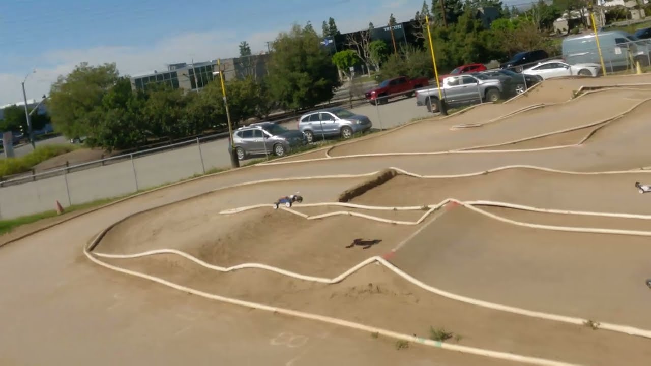 My Truggy and I vs a Bunch of Buggies