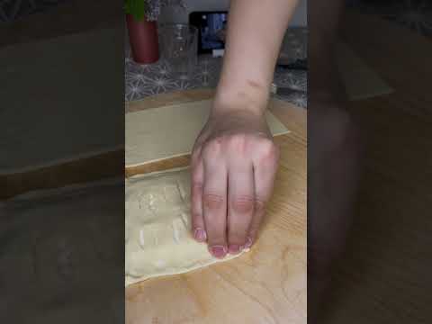 Слойки с творогом