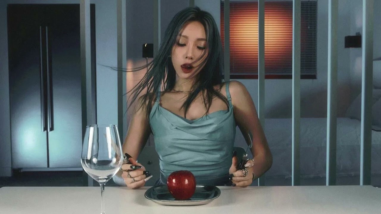 Taeyeon - INVU (Writer's Demo) [Demo by Rachel Furner]