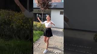 Mini Etekli Liseli Kız Twerk Show Yapıyor