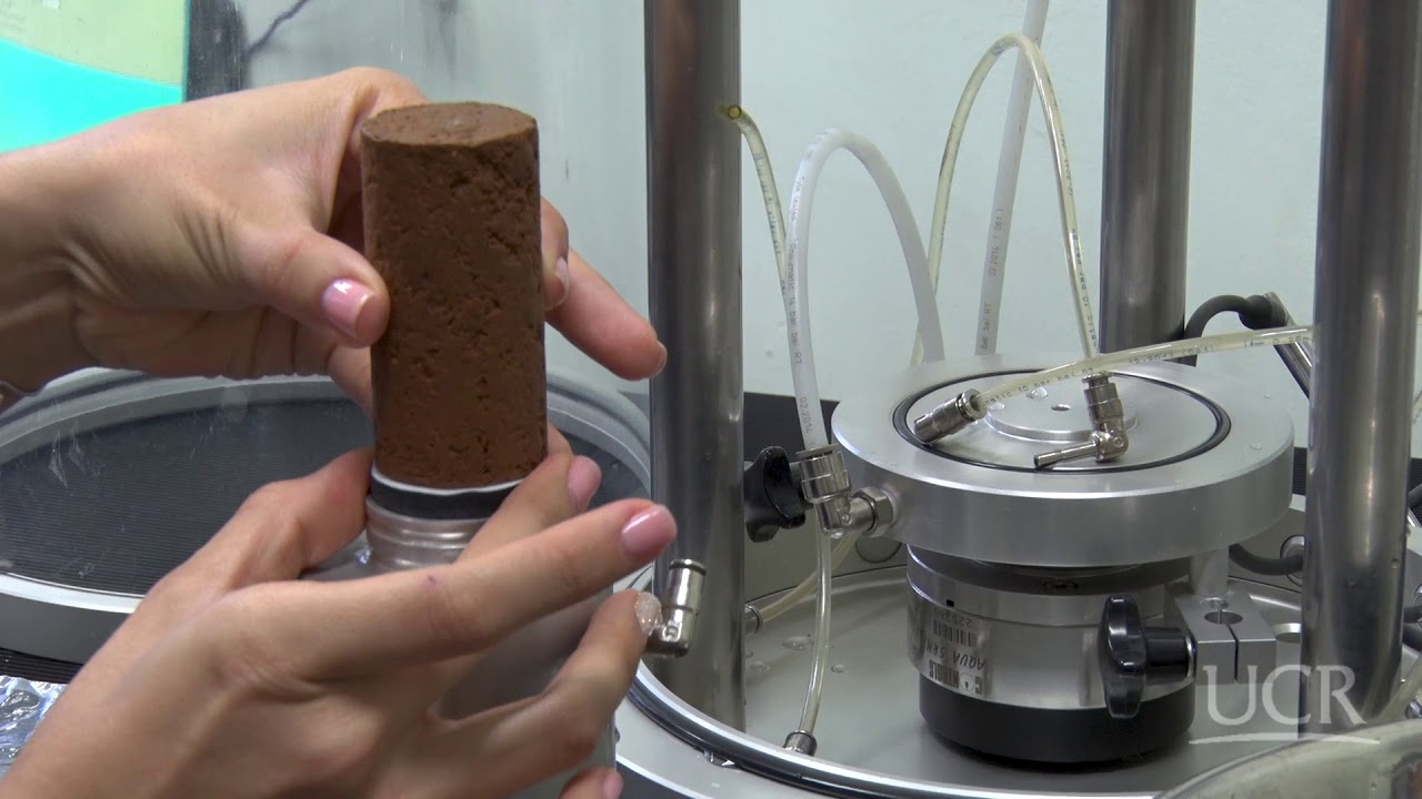 Ensayos triaxiales dinámicos - suelo proveniente de Cinchona