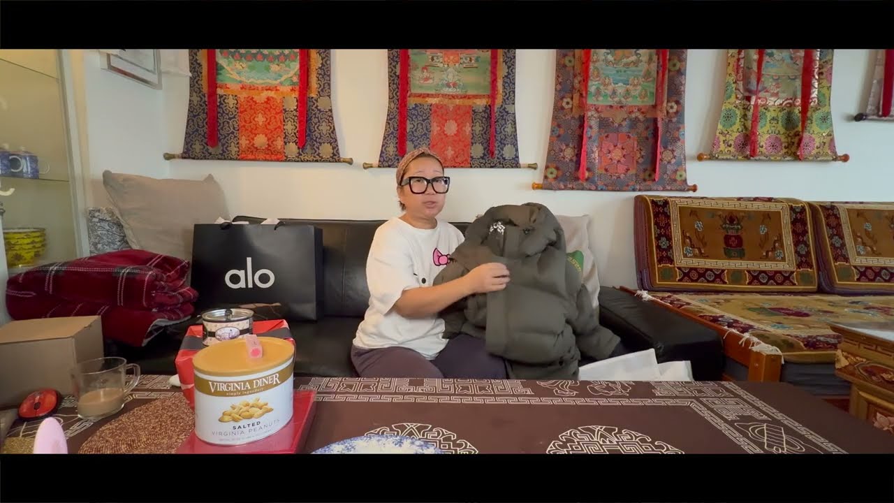 UNBOXING GIFTS RECEIVED FROM MY FAMILY | YAYA TIBETAN VLOGS | TIBETAN VLOGGERS |