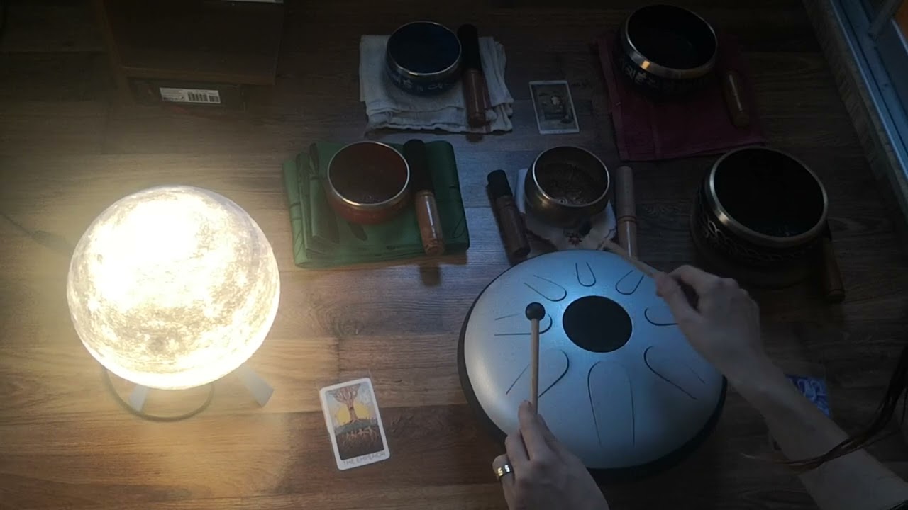 Потъване в здрач с пеещи купи и барабан Ideopan Domina