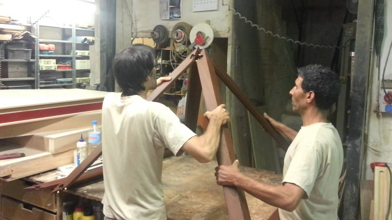 Piramide desmontable en madera / Wood pyramid mounting