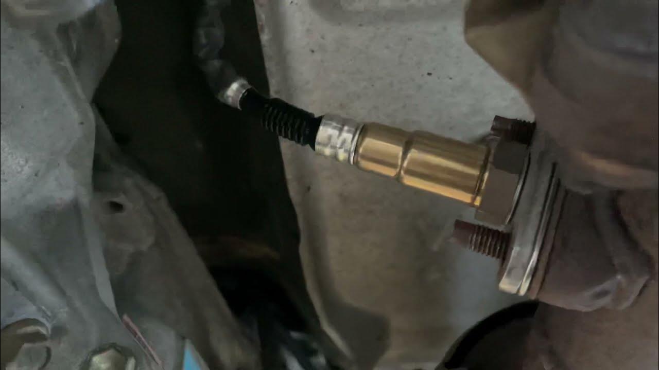 2004 Toyota Tundra O2 sensor replacement - YouTube