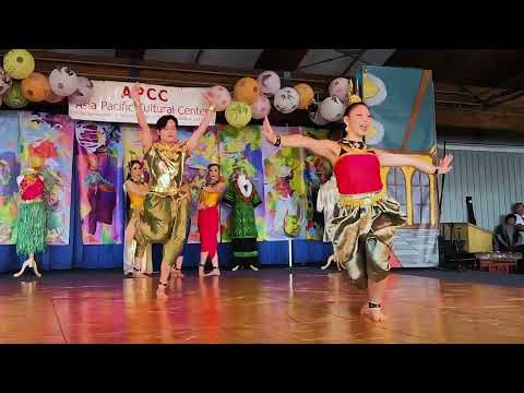 Thai Dance (ลาวดวงเดือน) at Washington State Fair 2022