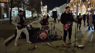 Музыкальный чёс по улицам Петровка и Кузнецкий Мост и водопадное покушение на #музыканта в #Moscow