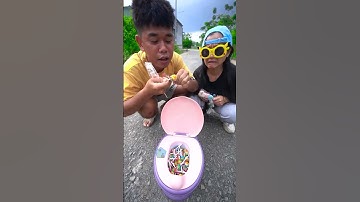Anh Em Tham Ăn Kẹo Mút gặp Quái Vật Bồn Cầu Skibidi Toilet / Funny Video Eat Candy