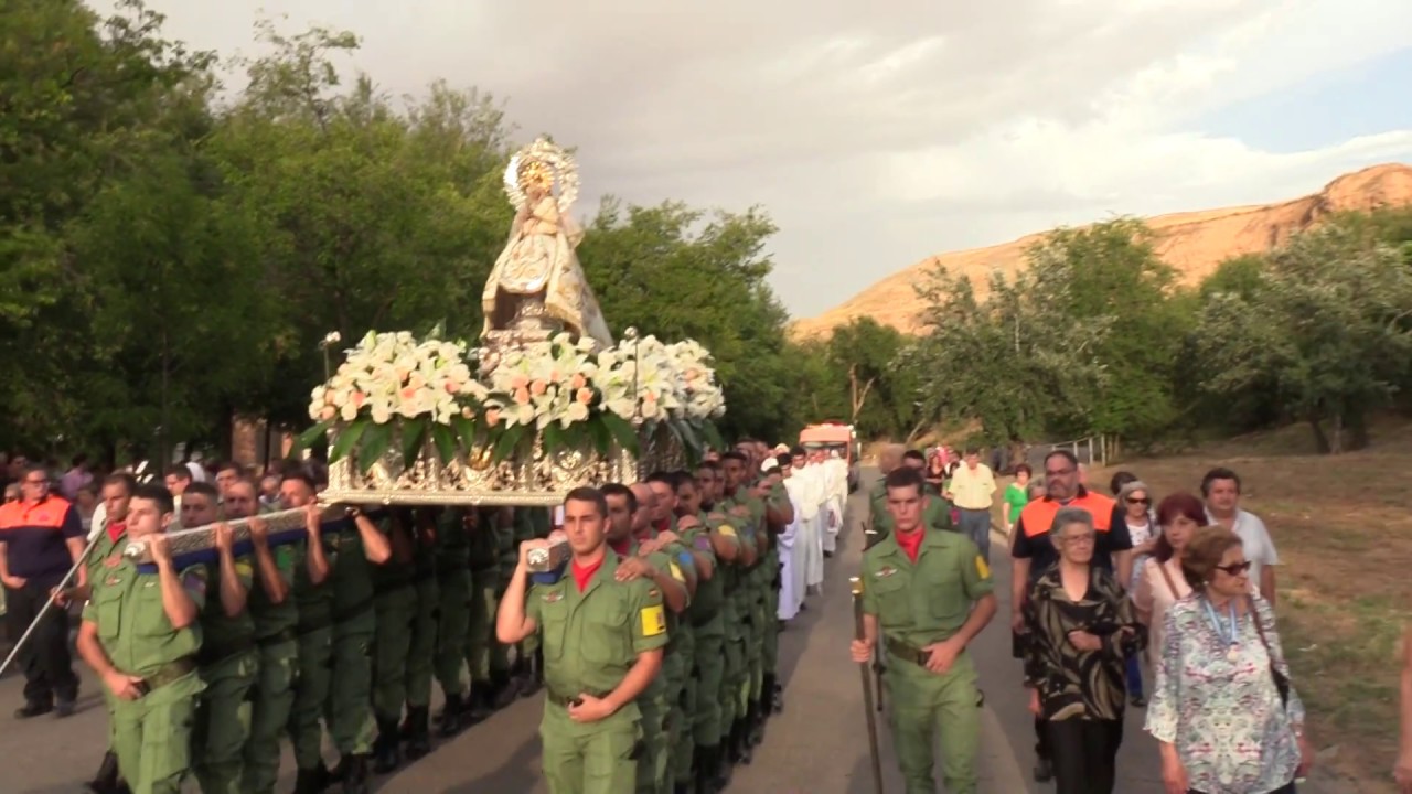 Salida de la Procesión de regreso de la Virgen del Val desde su ermita.