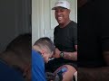 Salvador se tatua el primer mundial de beisbol que ganó reciéntemente para Venezuela #venezuela #wbc