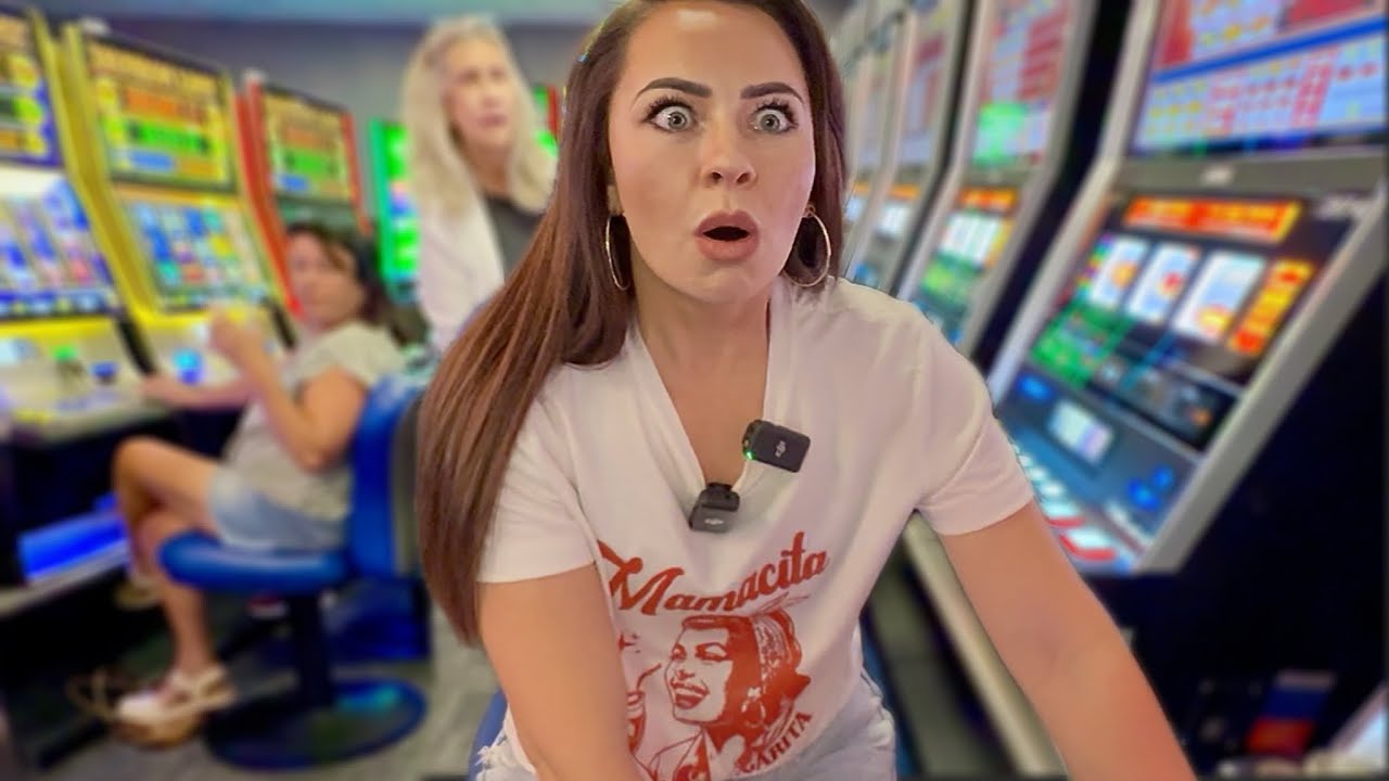 JACKPOT So CRAZY, it Gathered a Crowd behind me!!! 