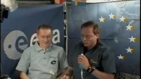 STS-128: Swedish astronaut shares shuttle sweets