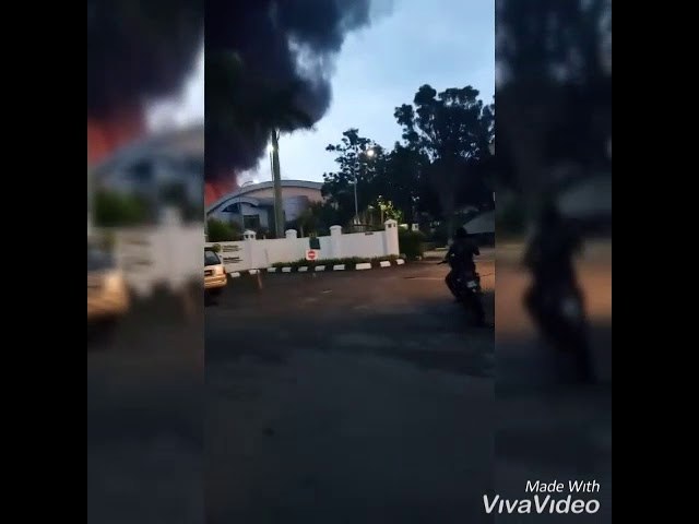 Kilang Di Telok Panglima Garang Sebelah Kyb Baru Terbakar 17 10 2019 Youtube