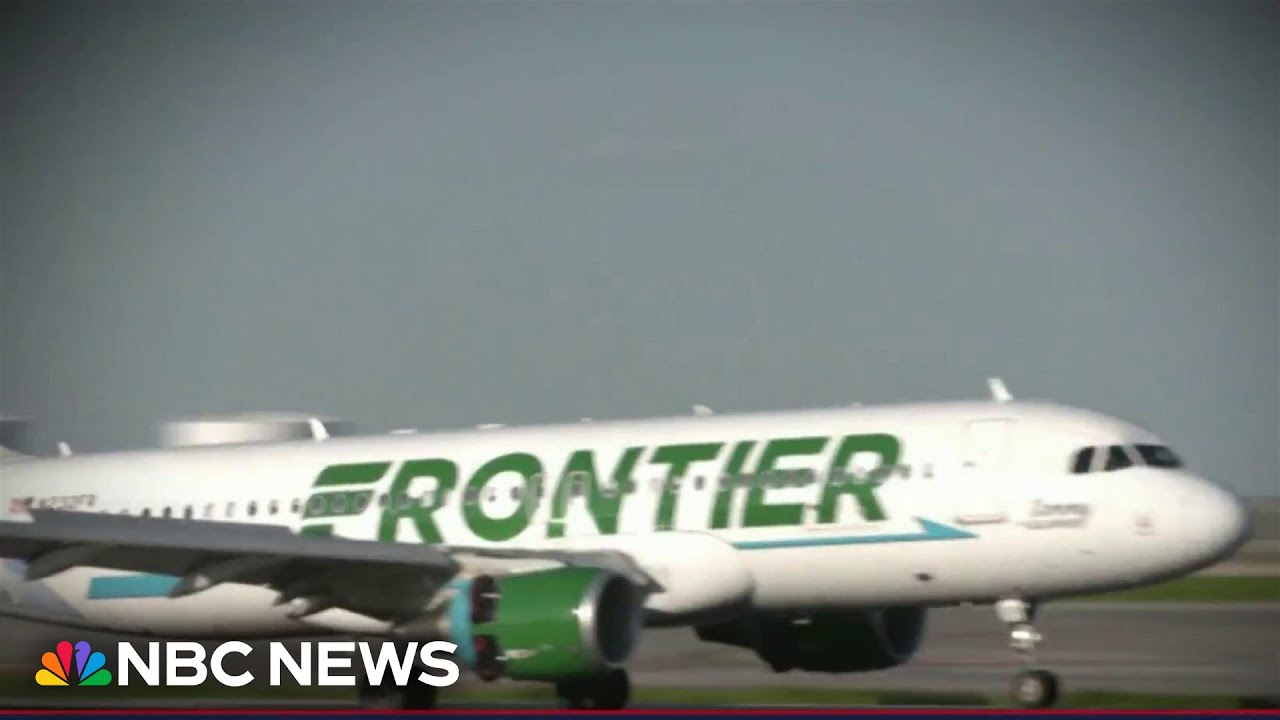 Plane has close call with trucks at LAX