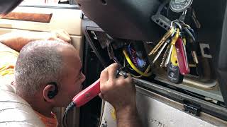 Checking the ‘internal’ fuses on a 1995 Range Rover Classic LWB
