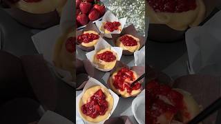 Strawberry white chocolate muffins, bakery style 🍓 #baking #sweet #dessert