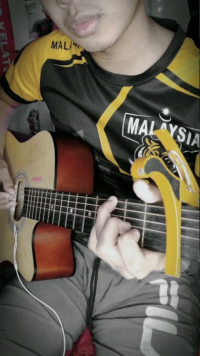 On My Way Shorts Fingerstyle