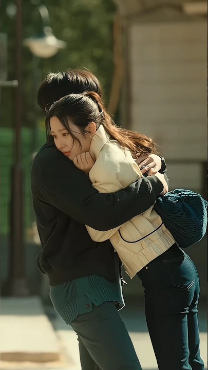 He gets jealous why did you hug her 😅 #shorts #linkeatlovekill #yeojingoo #moongayoung