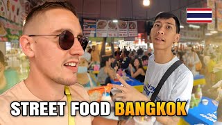 Street Food Hunt At Chatuchak Market in Bangkok ??