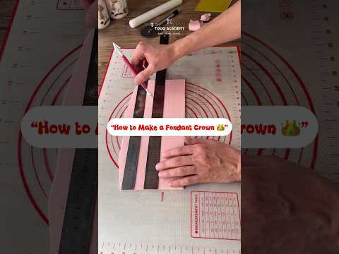 طريقة عمل تاج عجينة السكر بسهولة Cheftouq Touqacademy عجينة السكر